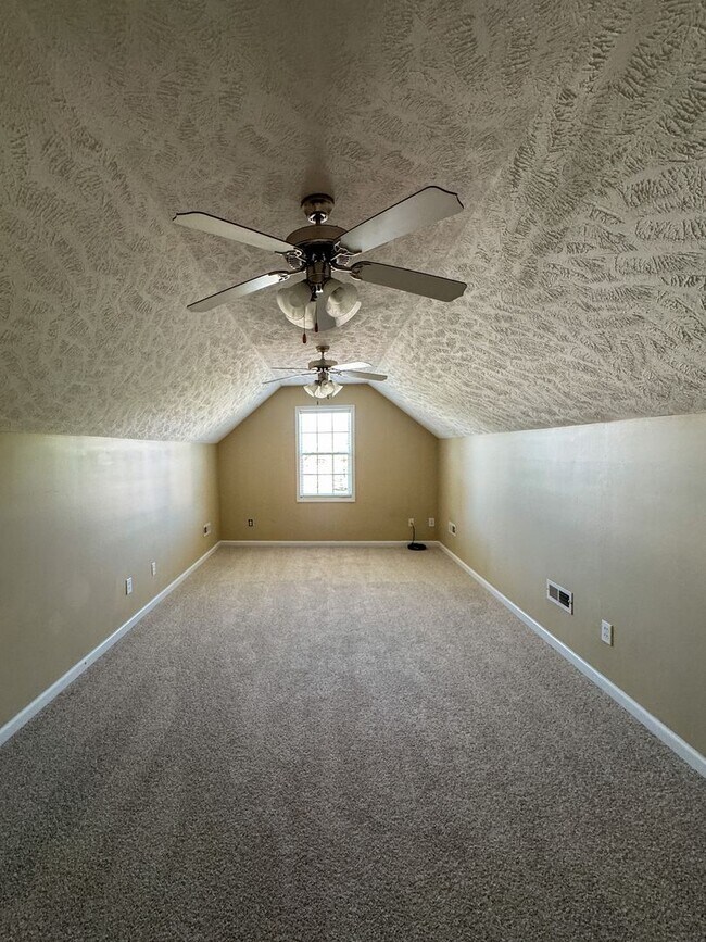 Building Photo - Beautiful 4 Bed 2 Bath Home in Fayetteville