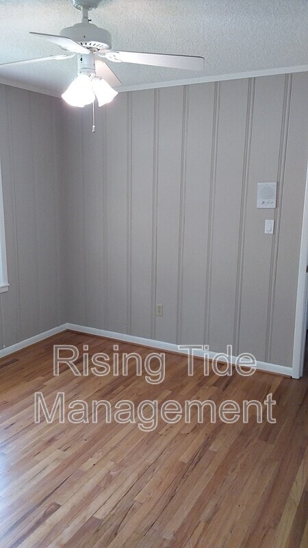 Building Photo - 129 12th Ct NW