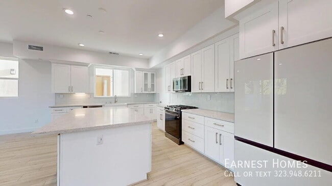 Building Photo - 8456 Camelia Ct