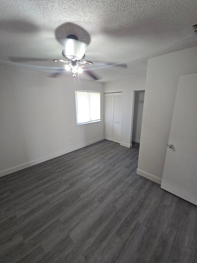 Building Photo - 2-Bedroom, 2-Bathroom Condo in Land O' Lakes