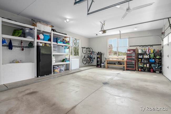 Building Photo - 3757 Lake Birch St NE