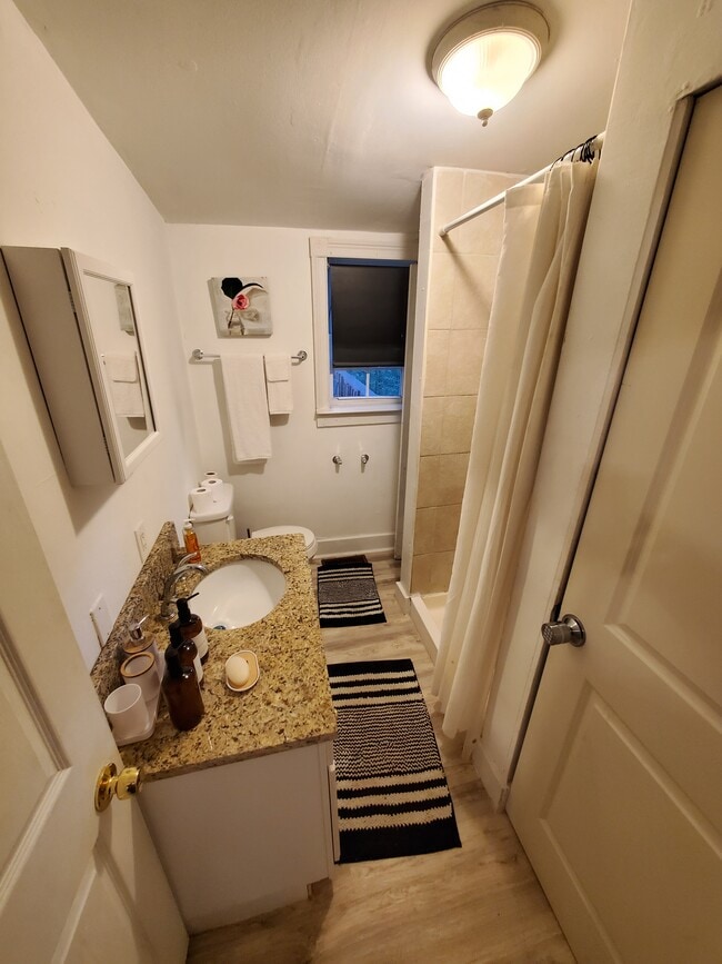 Building Photo - Furnished, Cozy Stay in the Arts District