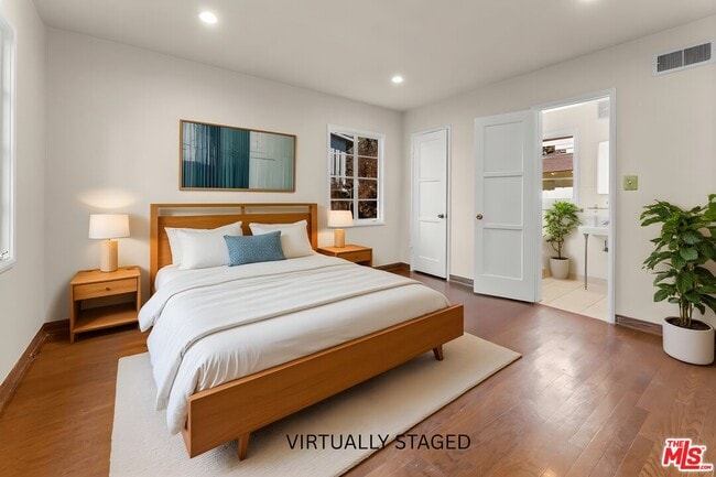 Building Photo - 549 El Medio Ave