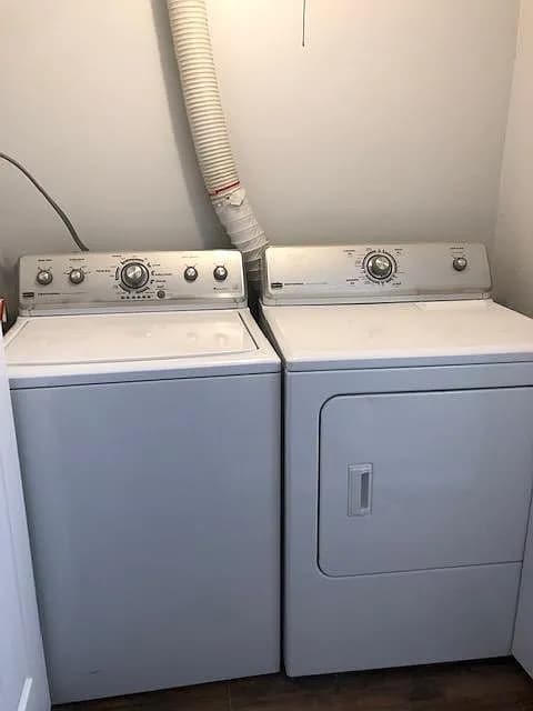 Building Photo - 2007 Melrose Dr