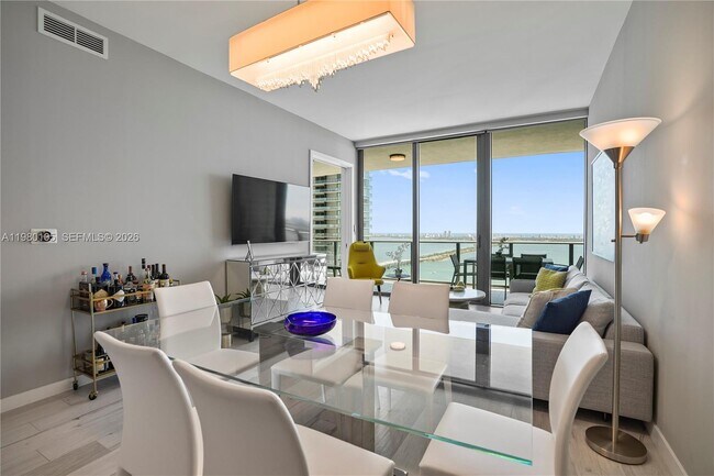 Building Photo - 480 NE 31st St