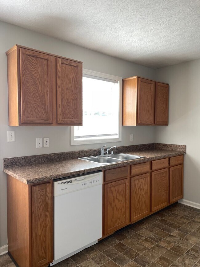 Building Photo - Lower Stone Apartments