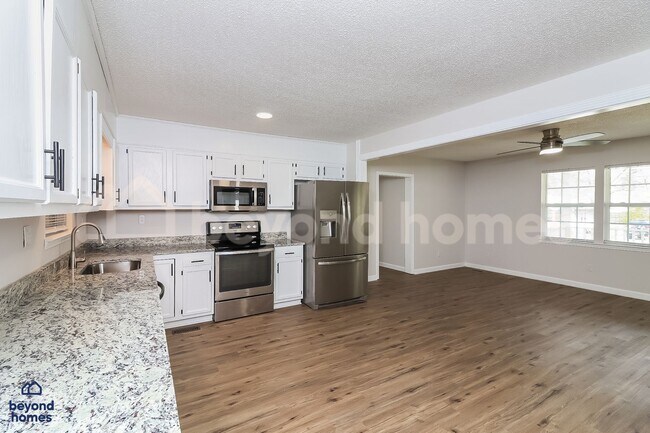 Building Photo - 120 Passons Rd