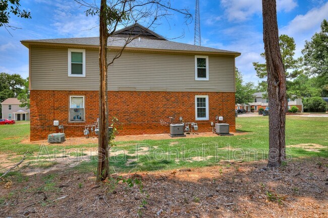 Building Photo - 37 Conifer Ct