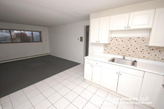 Building Photo - 226 Parker Hill Ave