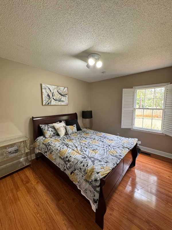 Building Photo - 2221 Wallington Dr