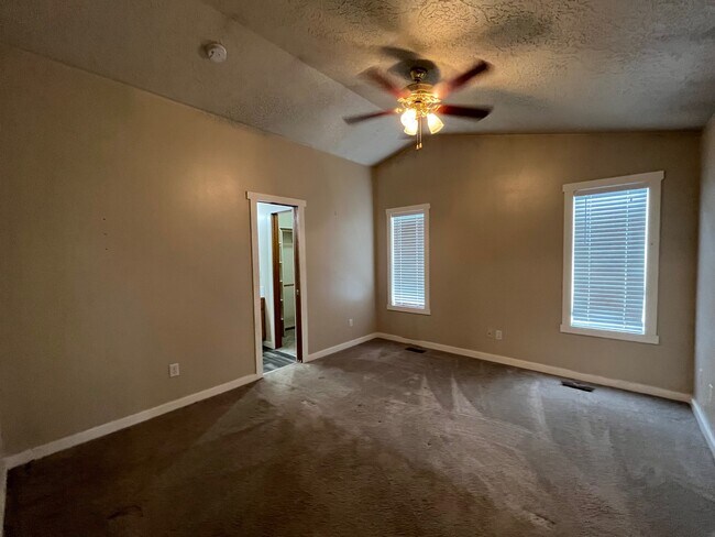 Building Photo - 4388 S Danridge Ave
