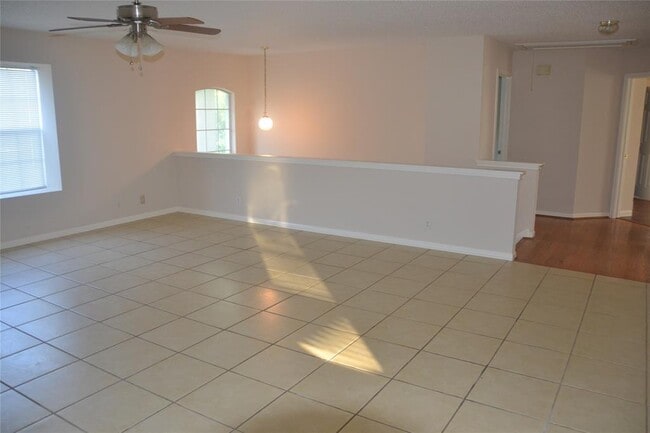 Building Photo - 1717 Jerusalem Dr