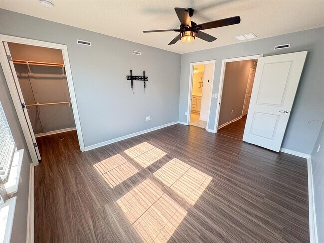 Building Photo - 1725 Delightful Dr