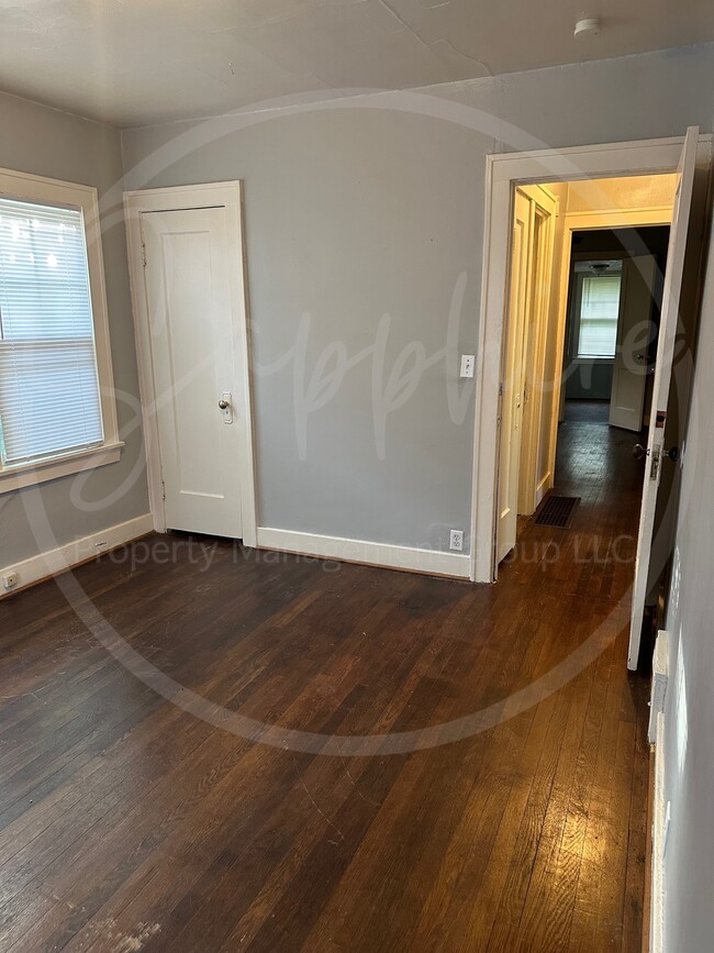 Building Photo - 2404 E 67th Terrace