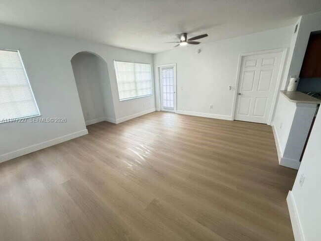 Building Photo - 201 Belmont Ln