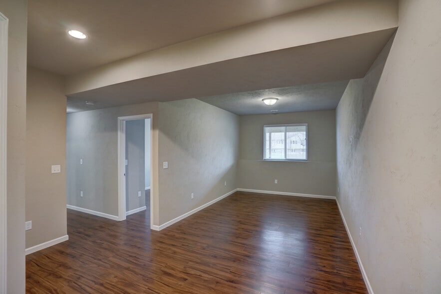 Lower level living area - 826 Thompson Dr