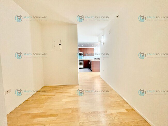Building Photo - Modern 1 Bedroom 1 Bath Luxury Condo at Th...