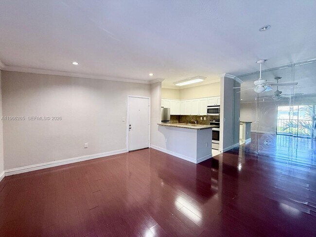 Building Photo - 801 NE 199th St