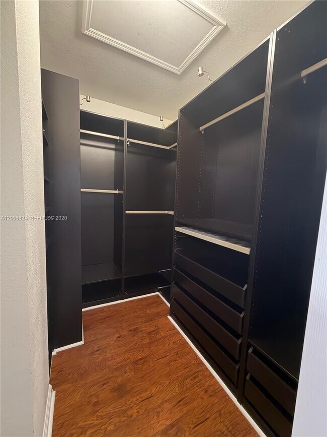 Building Photo - 10747 NW 76th Ln