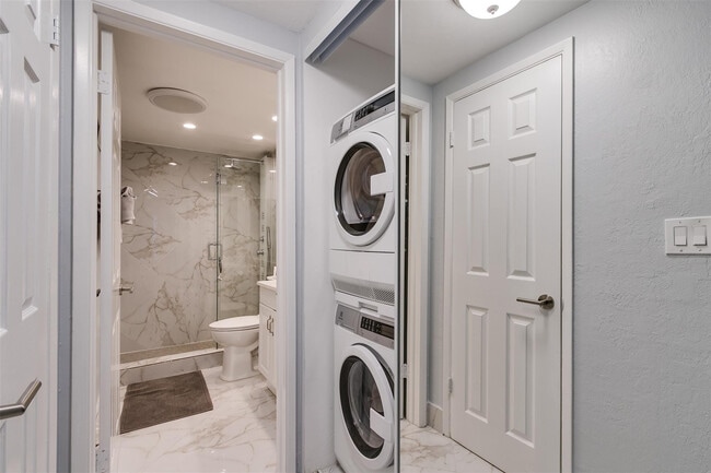 Building Photo - 3700 Galt Ocean Dr