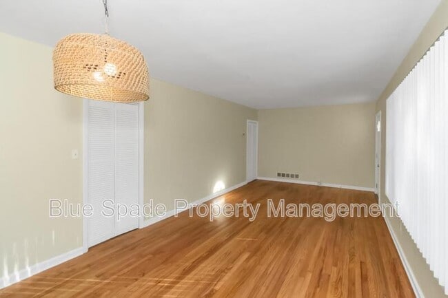 Building Photo - 409 Kildare Ave NW