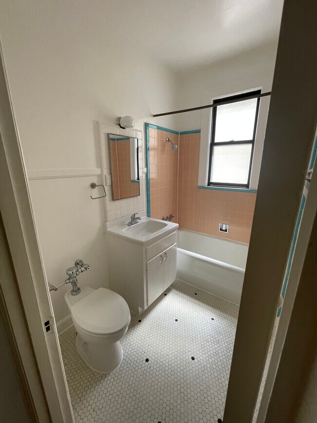 Building Photo - 251 Parnassus Ave