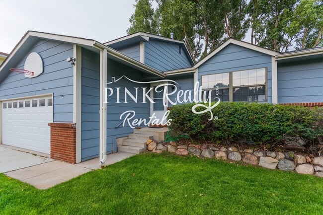 Building Photo - 8274 Caravel Dr