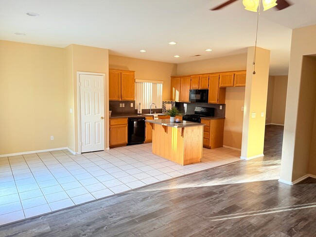 Building Photo - Single Story 3 bed home with office for Re...