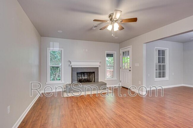 Building Photo - 2913 Running Creek Ln