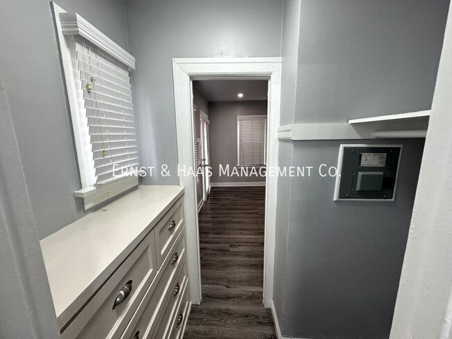 Building Photo - 1119 St Louis Ave