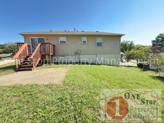 Building Photo - Beautiful 3 Bedroom 2 Bathroom Home in Blu...
