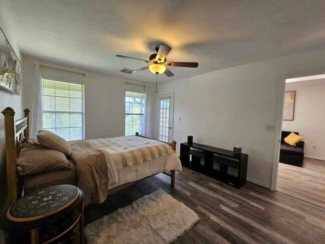 Building Photo - 5361 Treetops Dr