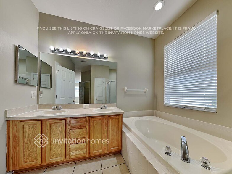 Building Photo - 6938 Gray Catbird Loop