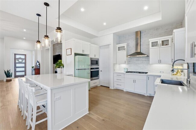 Building Photo - 321 Sweet Grass Ln