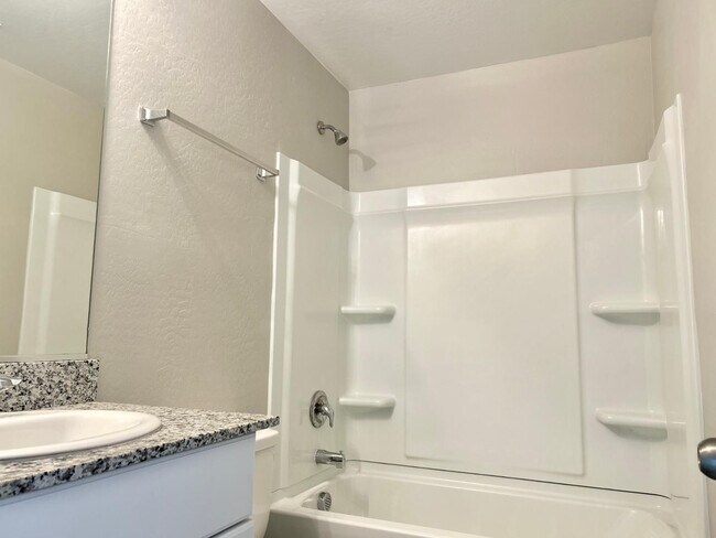 Building Photo - 1660 S Wooten St