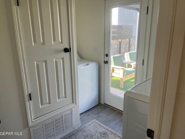 Building Photo - 14309 Bill Lazor Pkwy