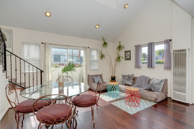 Building Photo - 1302 Electric Ave