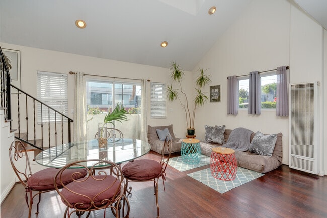 Building Photo - 1306 Electric Ave