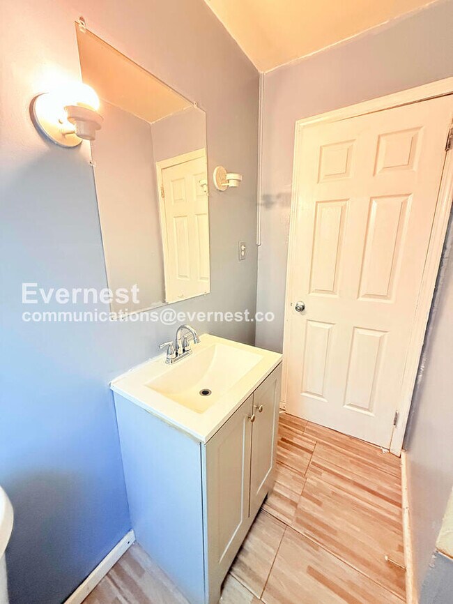 Building Photo - 18640 Sherwood St