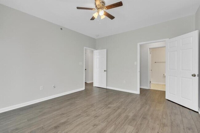 Building Photo - 606 Rolling Hill Walk