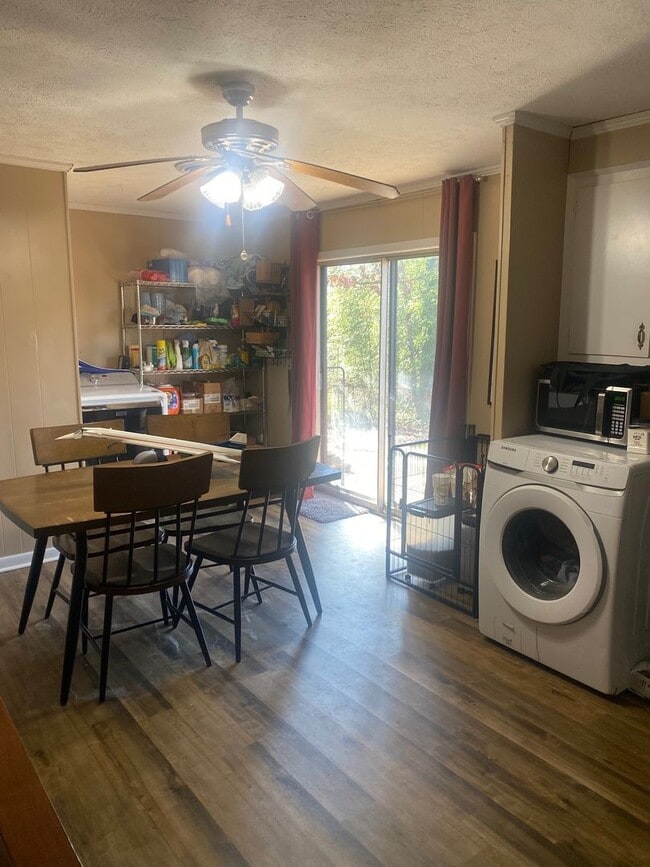 Building Photo - 2709 Persimmon Dr