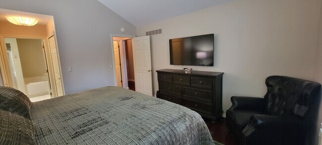 Building Photo - 547 Neff Rd