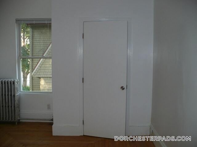 Building Photo - 33 Algonquin St