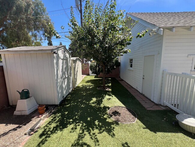 Building Photo - Fabulous 4 Bed 2 Bath One Story Craftsman ...