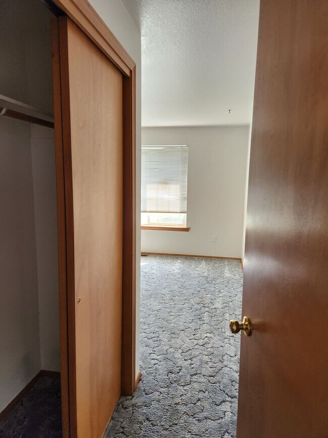 Building Photo - e501