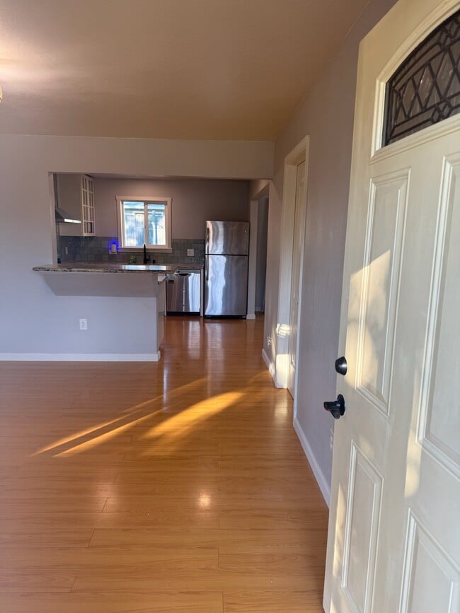 Building Photo - 770 Verano Ave