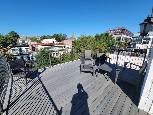 Building Photo - 127 Quincy Pl NE