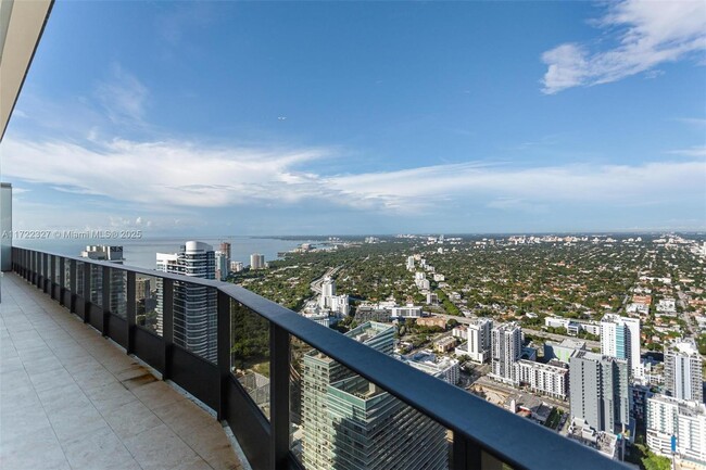 Building Photo - 1000 Brickell Plaza