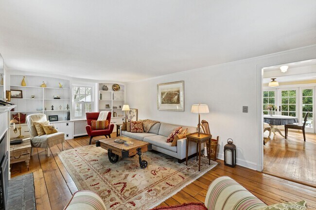 Building Photo - 8 S Bedford Rd