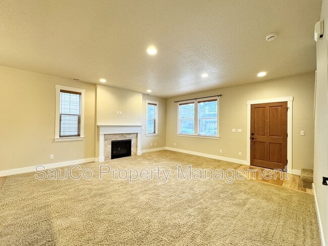 Building Photo - 322 SW Marsuda Terrace